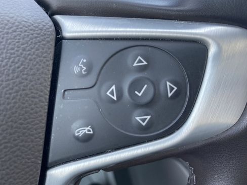 Used 2023 GMC Acadia SLT image 25