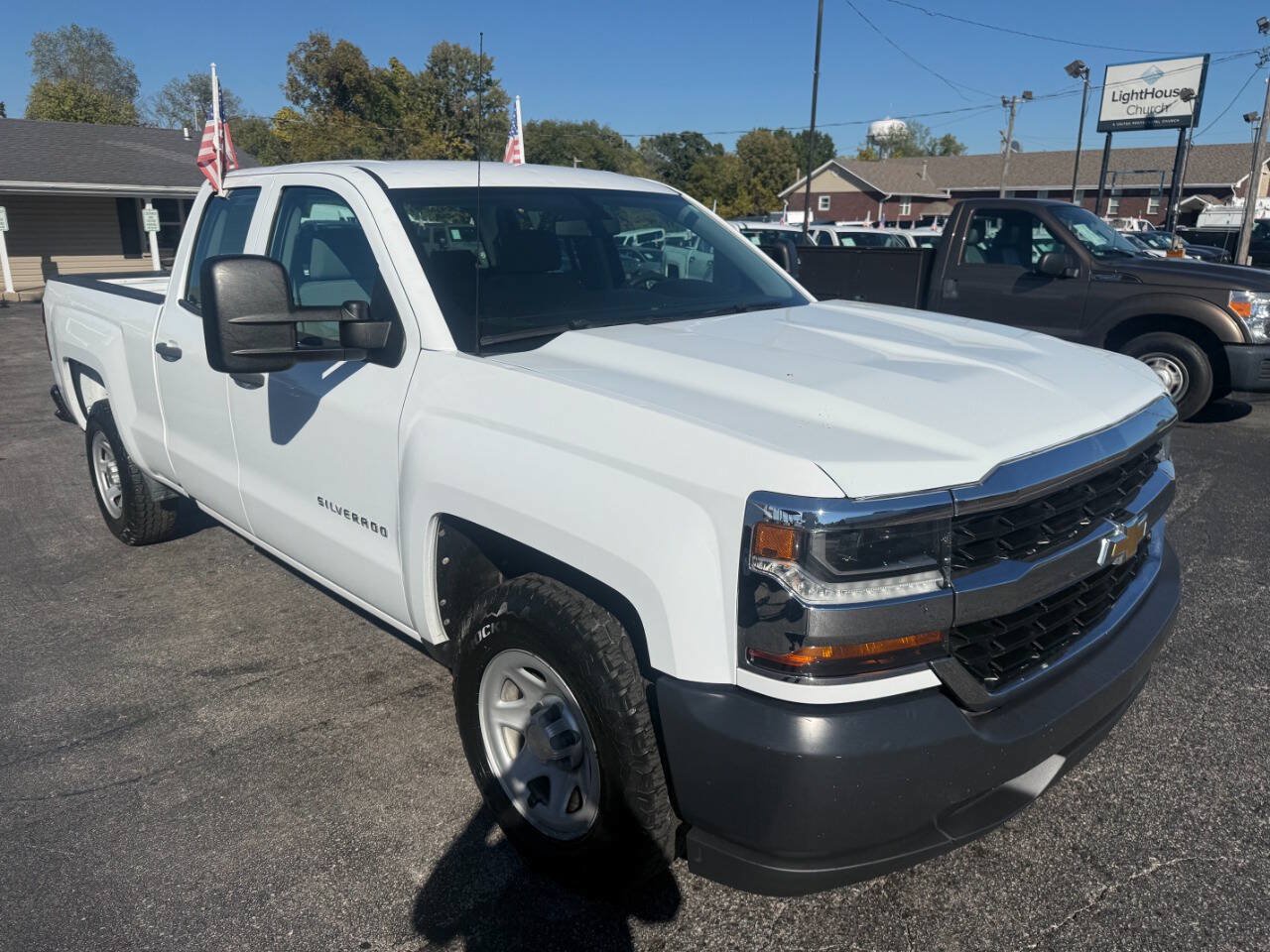 Used 2017 Chevrolet Silverado 1500 W/T w/ Trailering Package RWD image 4