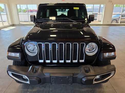 Used 2023 Jeep Wrangler Unlimited Sahara AWD/4WD image 3