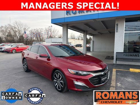 Used 2025 Chevrolet Malibu RS FWD image 1