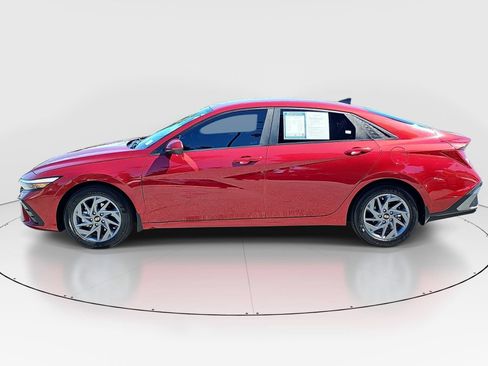Used 2024 Hyundai Elantra Blue FWD image 8