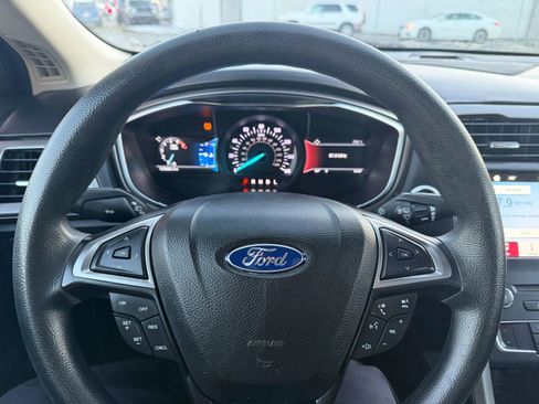 Used 2017 Ford Fusion SE w/ Fusion SE Technology Package FWD image 30