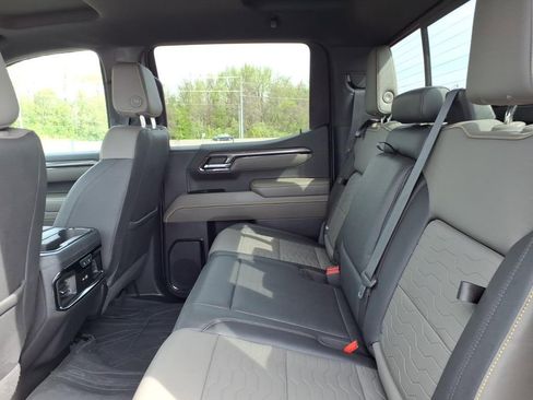 Used 2023 Chevrolet Silverado 1500 ZR2 w/ Technology Package AWD/4WD image 6