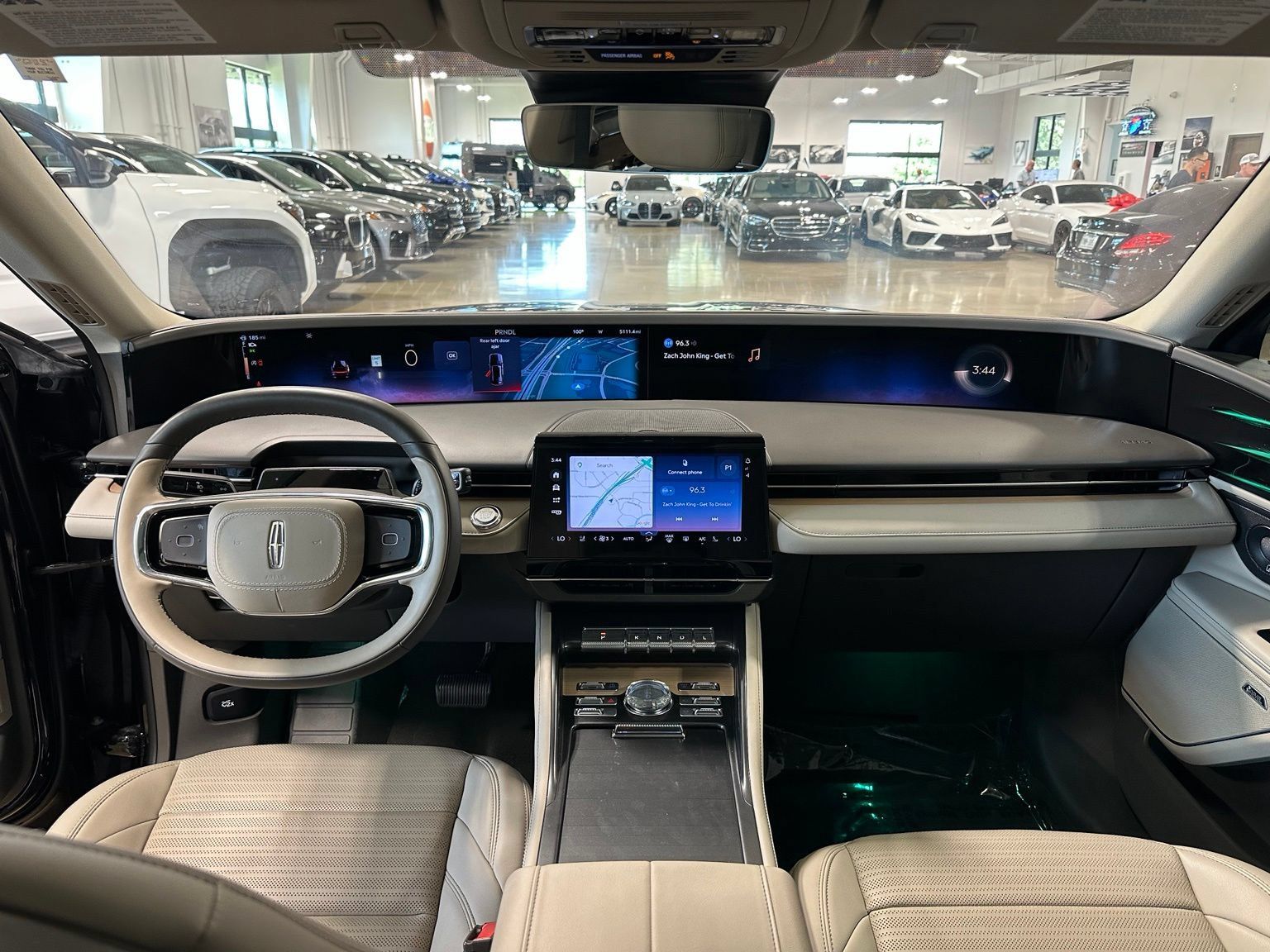 Used 2025 Lincoln Nautilus Reserve AWD/4WD image 16