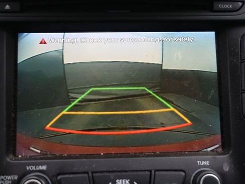Used 2016 Hyundai Veloster FWD image 19