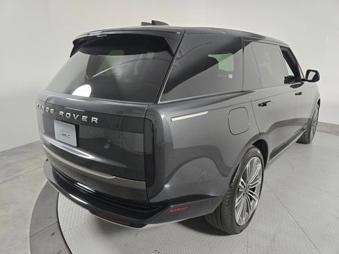 New 2026 Land Rover Range Rover Long Wheelbase SE AWD/4WD image 2
