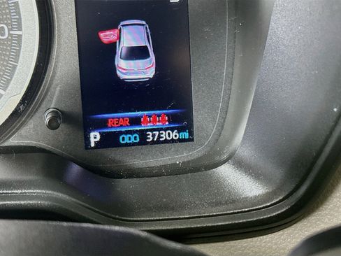 Used 2021 Toyota Corolla LE FWD image 16