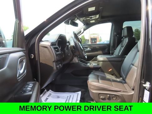Used 2024 Chevrolet Suburban RST w/ Luxury Package AWD/4WD image 19