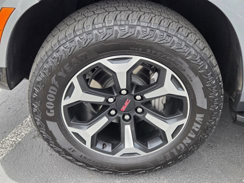 Used 2026 GMC Yukon XL AT4 w/ LPO, Floor Liner Package AWD/4WD image 9