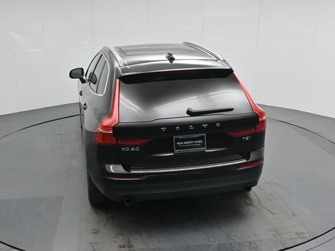 Used 2021 Volvo XC60 T5 Momentum w/ Premium Package image 42