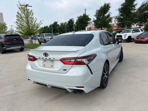 Used 2023 Toyota Camry SE w/ Convenience Package FWD image 3