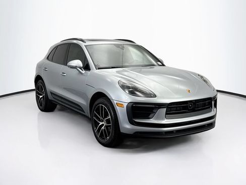 Used 2026 Porsche Macan AWD/4WD image 9