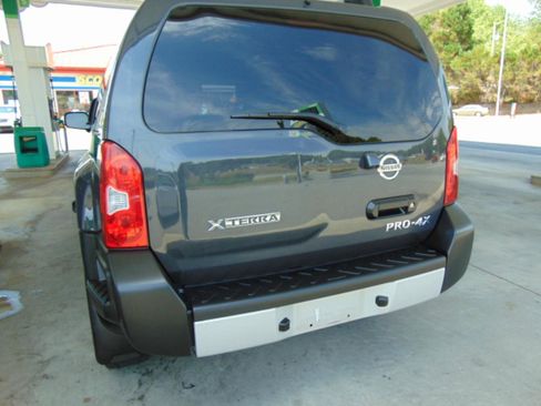 Used 2015 Nissan Xterra PRO-4X AWD/4WD image 4