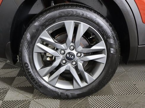 Used 2021 Kia Seltos S image 16