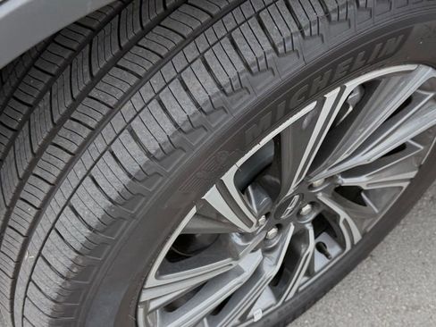 Used 2025 Lincoln Aviator AWD image 13