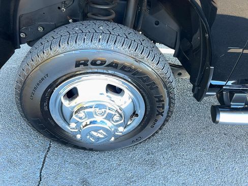 Used 2019 RAM 3500 Tradesman image 9