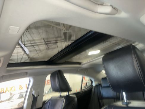 Used 2024 Lexus ES 350 w/ Accessory Package (Z2) FWD image 25