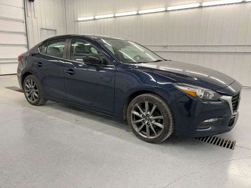 Used 2018 MAZDA MAZDA3 Touring image 14