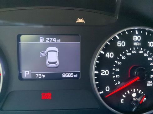 Used 2023 Kia Seltos S image 2