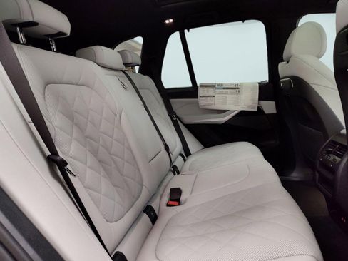Used 2026 BMW X5 xDrive40i w/ Executive Package image 27