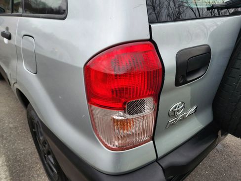 Used 2001 Toyota RAV4 4WD image 11