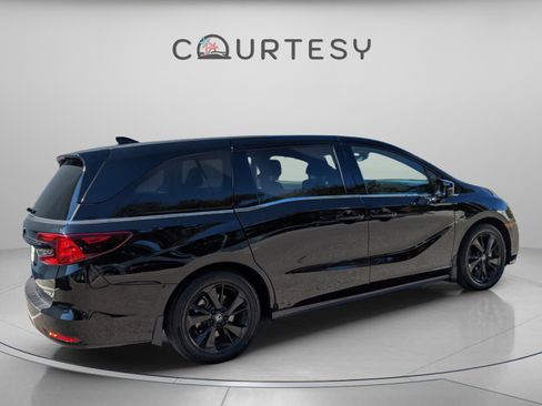 Used 2023 Honda Odyssey Sport image 9