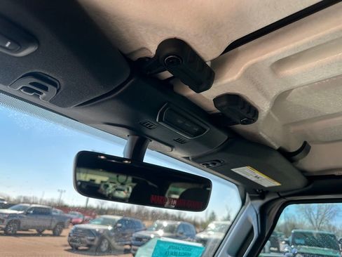 Used 2022 Jeep Wrangler Unlimited Rubicon w/ Cold Weather Group image 19