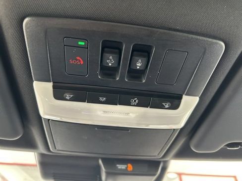 Used 2025 Mitsubishi Outlander 4WD Plug-In Hybrid image 40