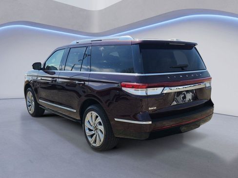 Used 2024 Lincoln Navigator Premiere AWD/4WD image 5