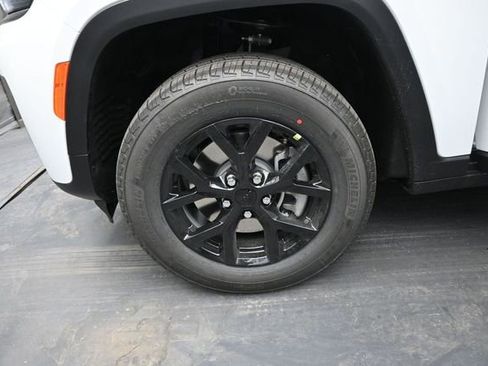 New 2026 Jeep Grand Cherokee L 4WD image 39