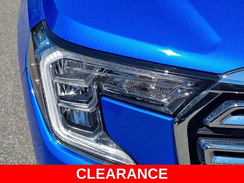 Used 2024 GMC Terrain SLT AWD/4WD image 9
