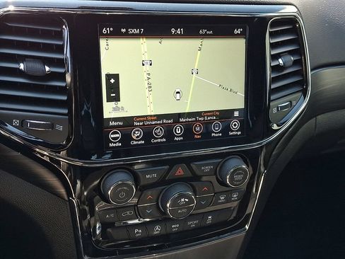 Used 2021 Jeep Grand Cherokee Laredo X AWD/4WD image 17