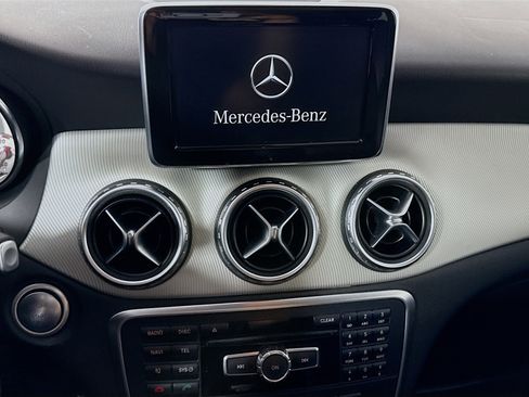 Used 2015 Mercedes-Benz GLA 250 image 18