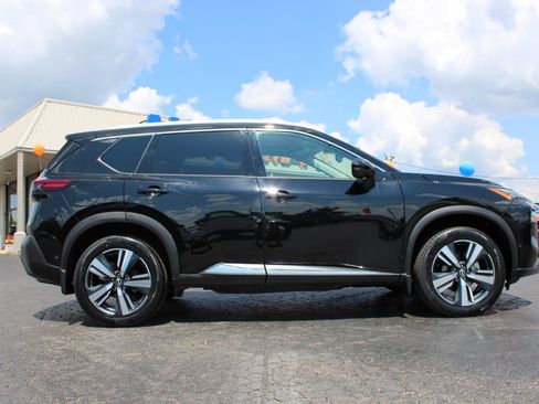 Used 2023 Nissan Rogue SL w/ SL Premium Package FWD image 3