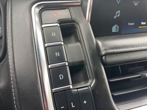 Used 2022 Chevrolet Suburban LT image 33