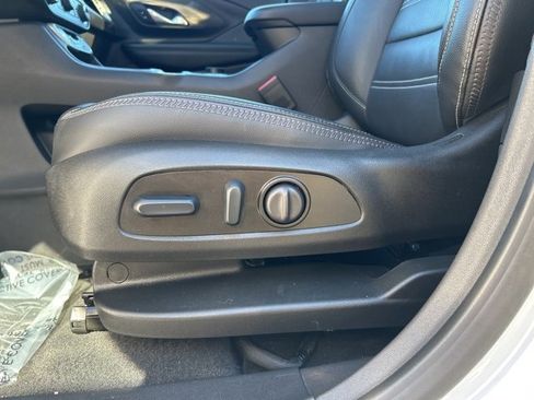 Used 2023 GMC Terrain Denali image 14