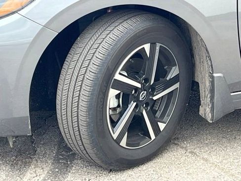 Used 2025 Nissan Sentra SV FWD image 3