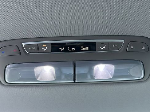Used 2025 Kia Telluride S FWD image 31