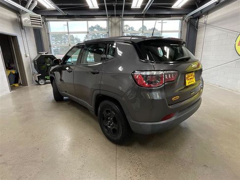 Used 2020 Jeep Compass Sport FWD image 3
