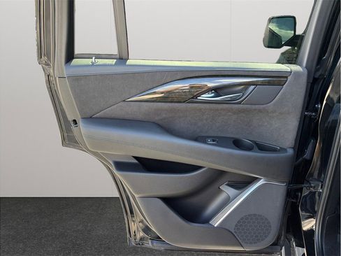 Used 2020 Cadillac Escalade Platinum AWD/4WD image 44