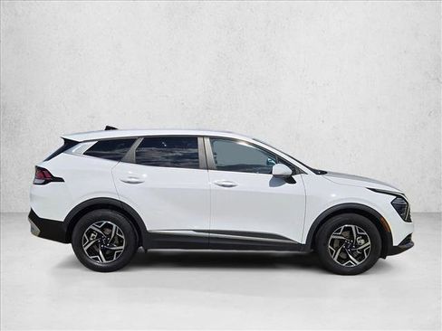 Used 2025 Kia Sportage LX FWD image 4