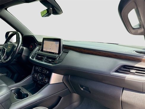 Used 2021 Chevrolet Suburban Premier w/ Premium Package image 34