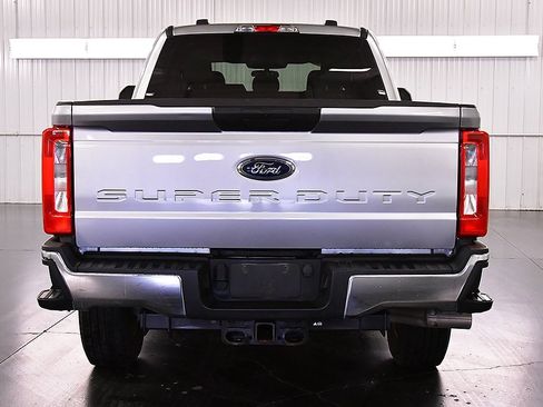 Used 2024 Ford F250 XLT image 7