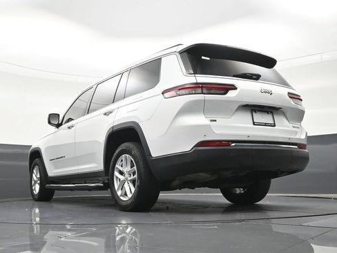Used 2022 Jeep Grand Cherokee L Laredo w/ Luxury Tech Group I RWD image 27