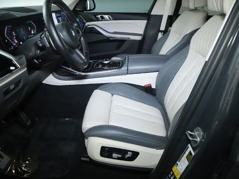 Used 2023 BMW X7 M60i image 26