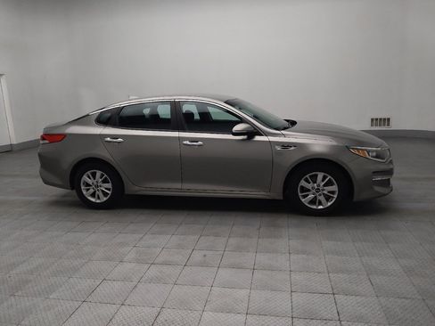 Used 2016 Kia Optima LX image 11