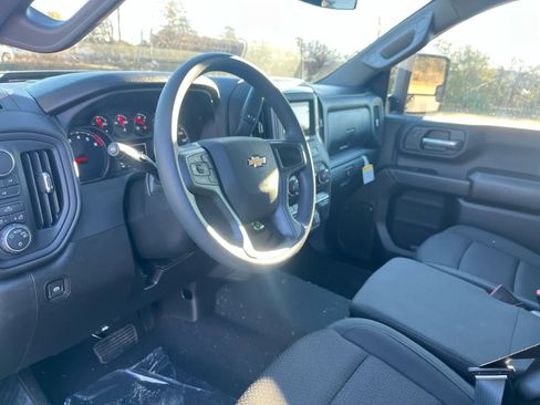 New 2026 Chevrolet Silverado 2500 Custom w/ Z71 Off-Road Package image 13