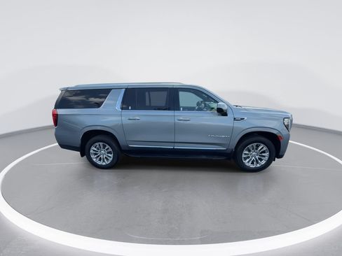 Used 2023 GMC Yukon XL SLT AWD/4WD image 9