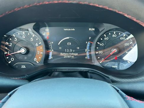 Used 2023 Jeep Compass Trailhawk AWD/4WD image 38