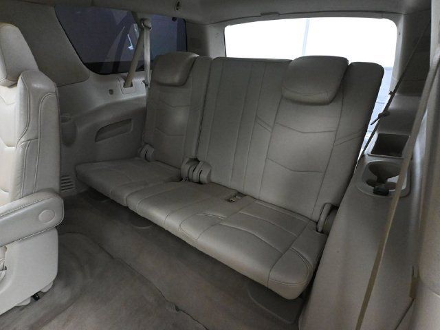 Used 2017 Cadillac Escalade ESV 4WD image 36